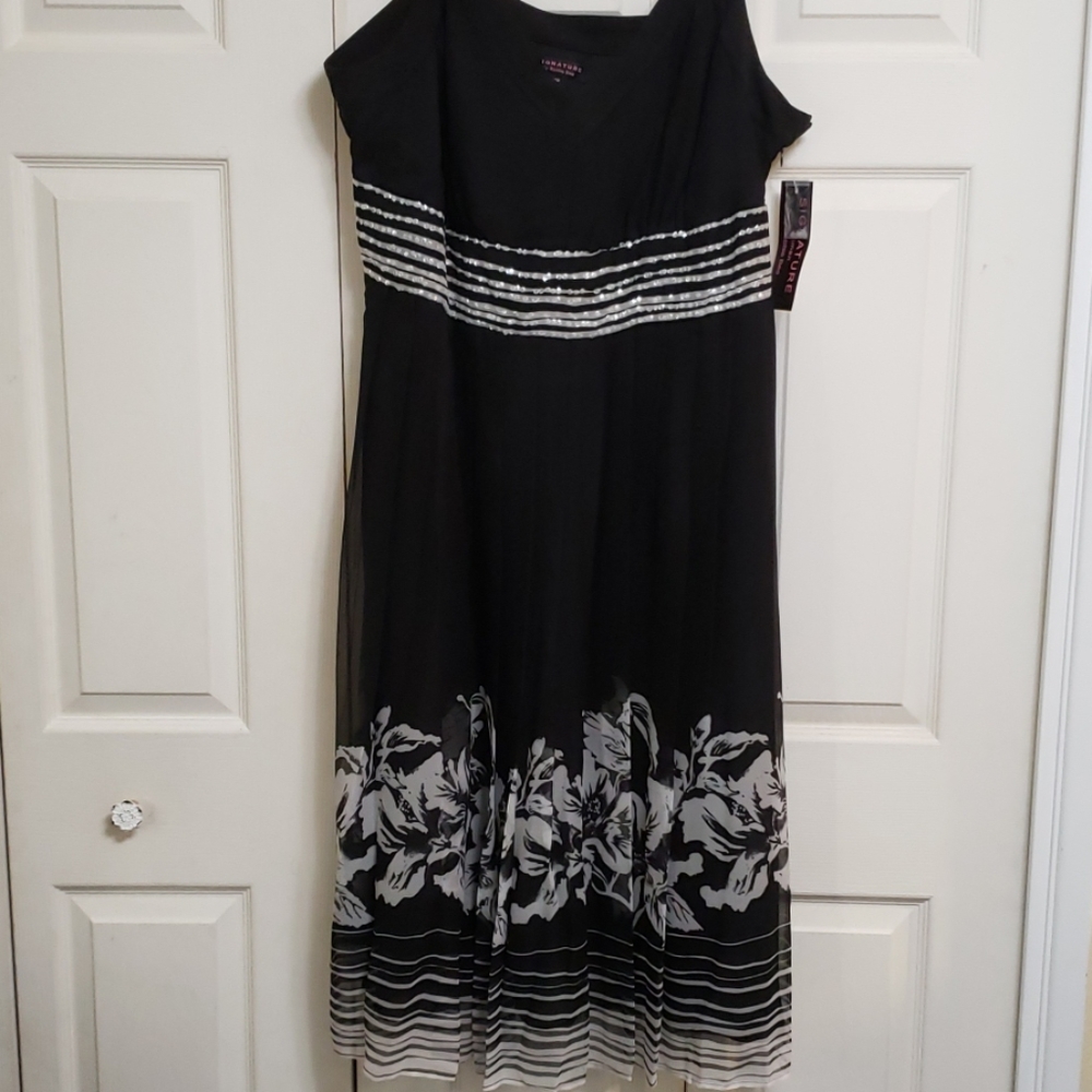 Robbie Bee Signature dress